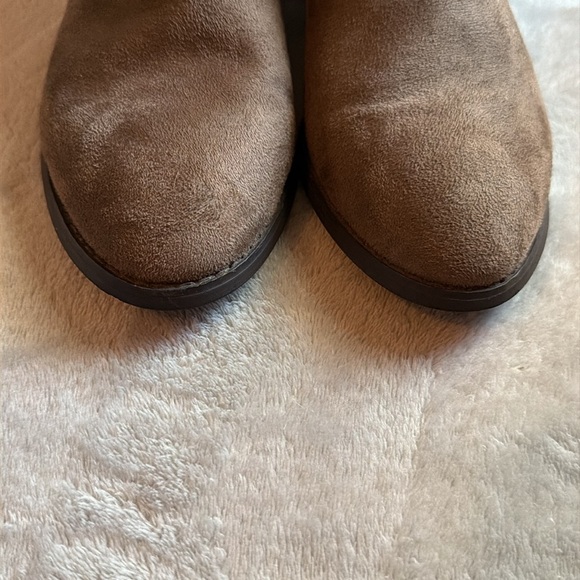 Women's brown Suede Ankle Boots - Picture 9 of 10